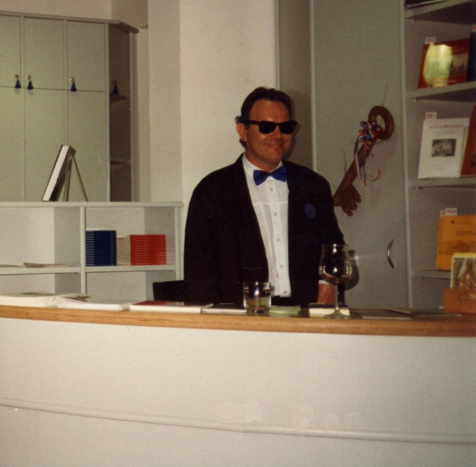 Pförtner Harry Wölke bei der Einweihung des Kavalierhauses, 27.5.1994